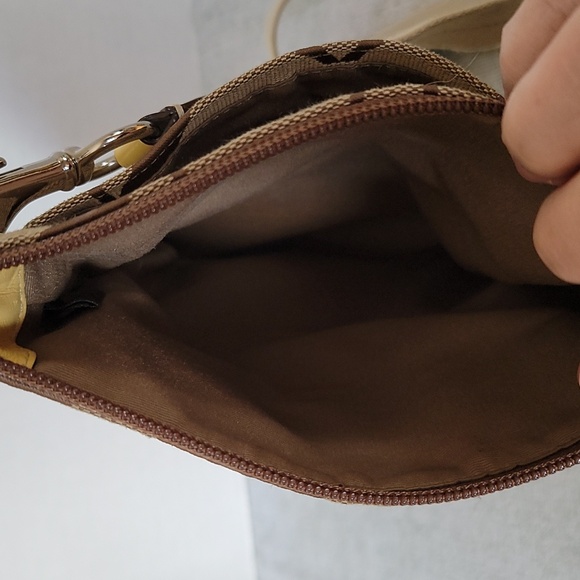 Coach signature C and patent small letter carries crossbody handbag - Picture 14 of 15